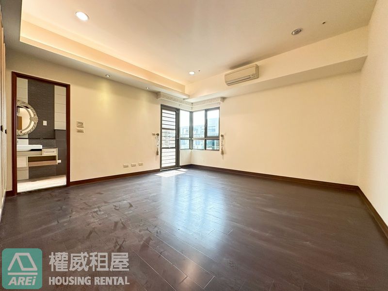 凹子底MRT克里翁景觀豪華4房雙平車