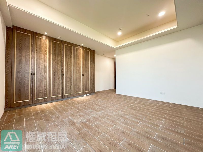 凹子底MRT克里翁景觀豪華4房雙平車