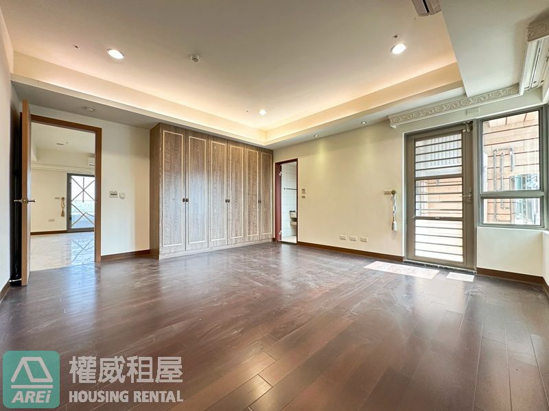 凹子底MRT克里翁景觀豪華4房雙平車