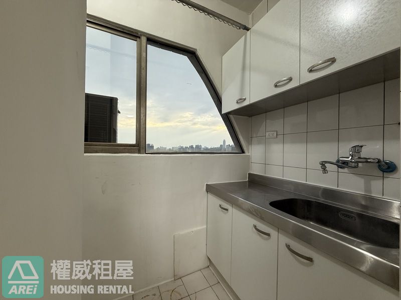 五塊厝站MRT│紅樓貴族│高樓層景觀全配套房