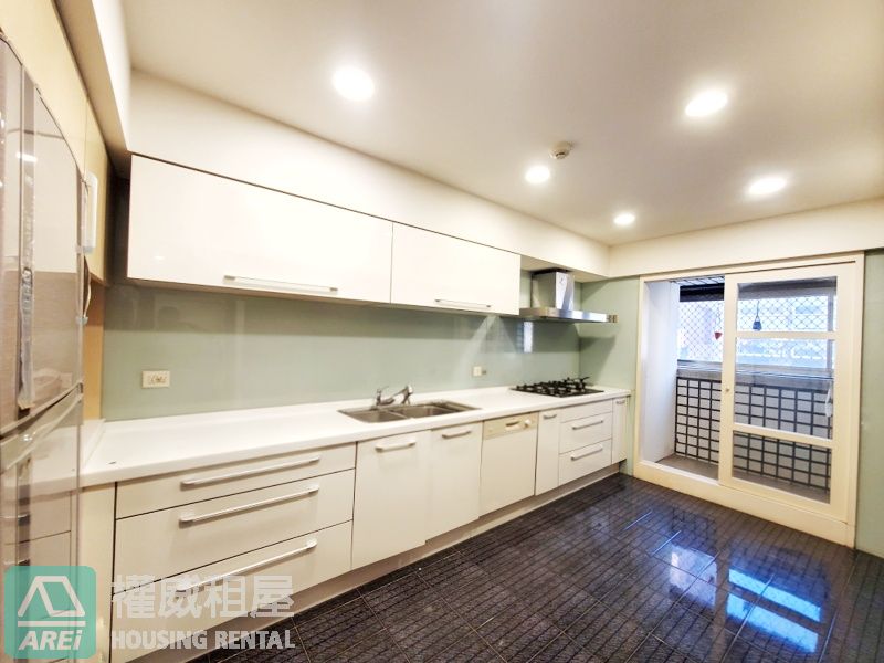 漢神本館新田大宅∣室內50坪大空間∣四房三衛二廳∣B1平面大車位