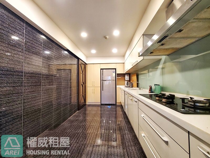 漢神本館新田大宅∣室內50坪大空間∣四房三衛二廳∣B1平面大車位