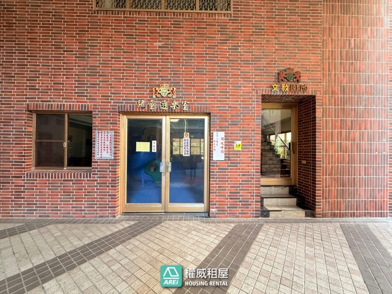 近輕軌 建工商圈｜屋況好含平車｜4+1房大空間好利用