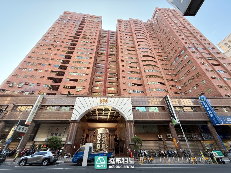 近輕軌 建工商圈｜屋況好含平車｜4+1房大空間好利用