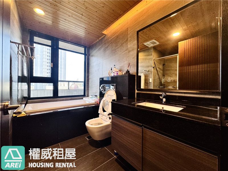 夢幻超寬陽台現身！殷雄美景三房平車