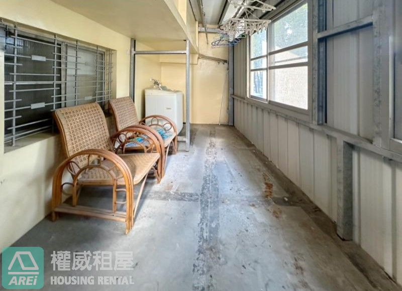 近愛河三塊厝車站｜明亮透天厝3房