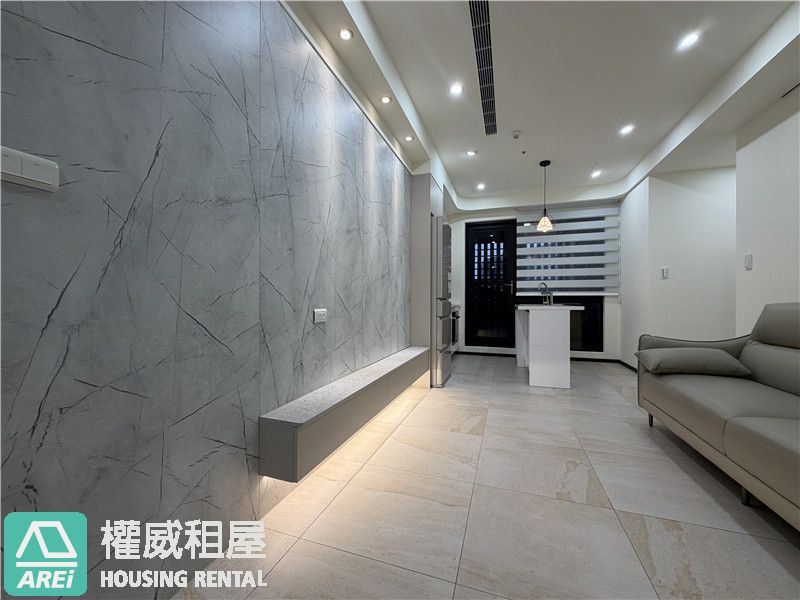 當城市風景成為家的背景 生活，也有了新的高度 ◆ 鉑愛悅 三房平車x可租補x左營高鐵 三鐵共構