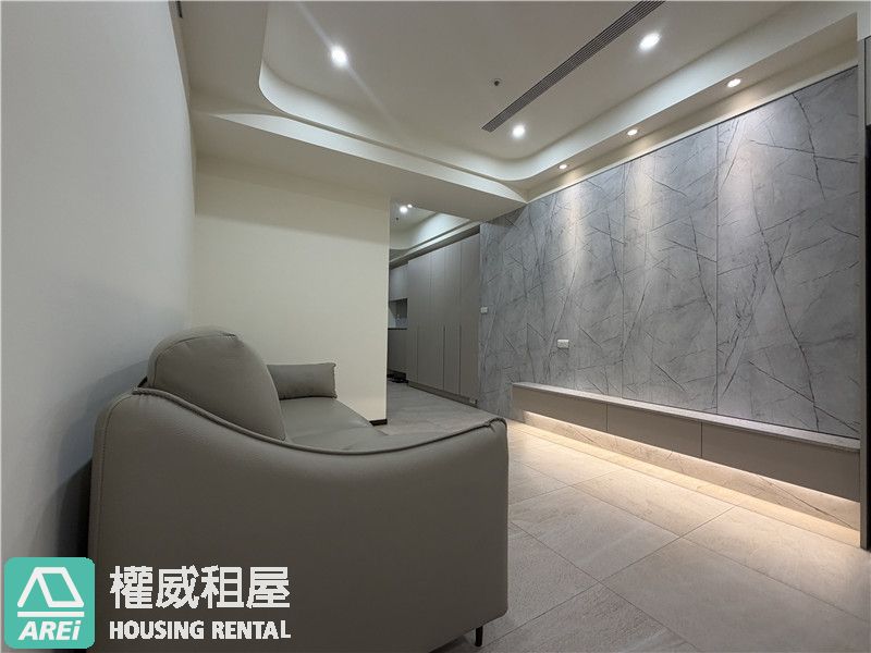 當城市風景成為家的背景 生活，也有了新的高度 ◆ 鉑愛悅 三房平車x可租補x左營高鐵 三鐵共構