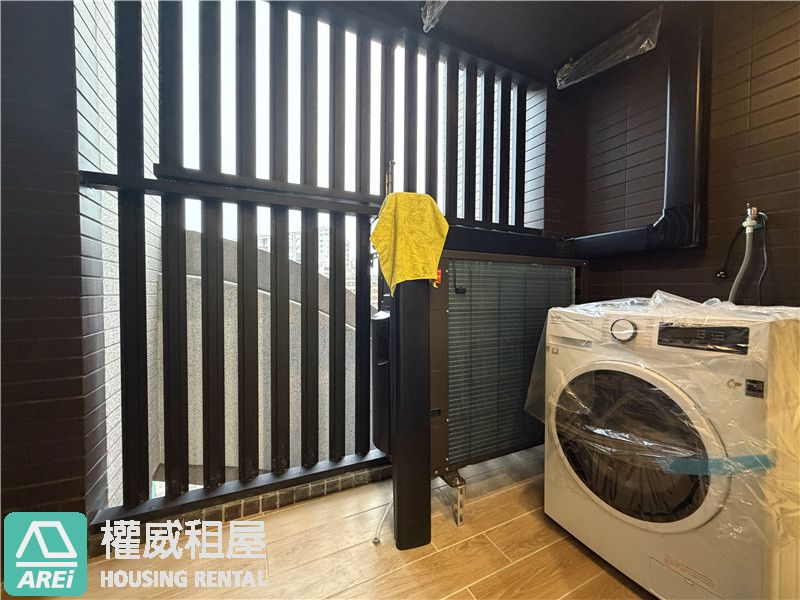 當城市風景成為家的背景 生活，也有了新的高度 ◆ 鉑愛悅 三房平車x可租補x左營高鐵 三鐵共構