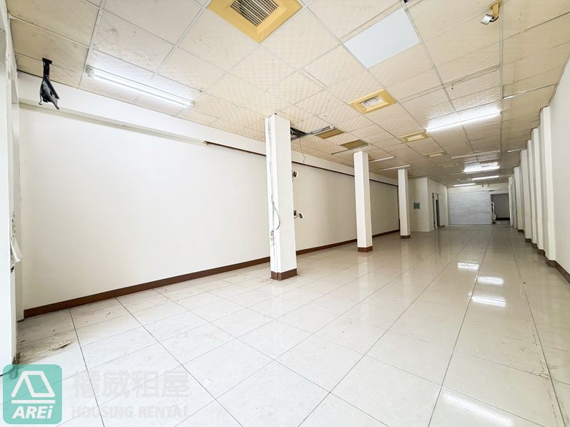 高雄車站商圈｜中山一路整棟金店面 附貨梯｜約100坪大空間｜連鎖品牌首選