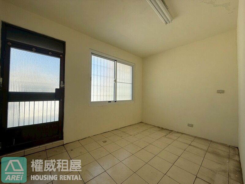 近市政府仁愛三街透天出租2樓以上