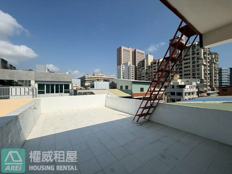 近市政府仁愛三街透天出租2樓以上