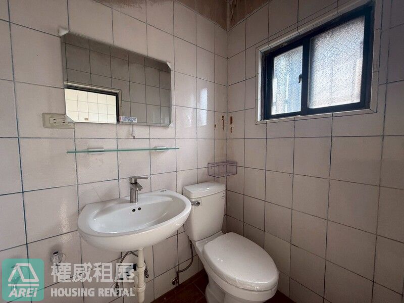 近市政府仁愛三街透天出租2樓以上