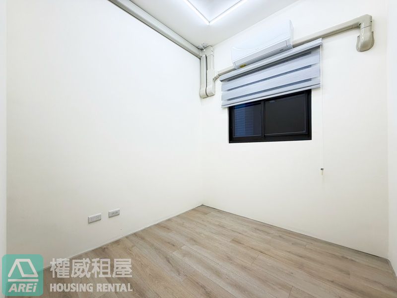 台南高鐵OUTLET旁全新世界仁景觀三房平車可租補