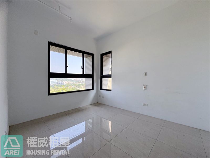 裝潢中｜台積電蓮池潭｜光洲耘海高樓綠景2+1房