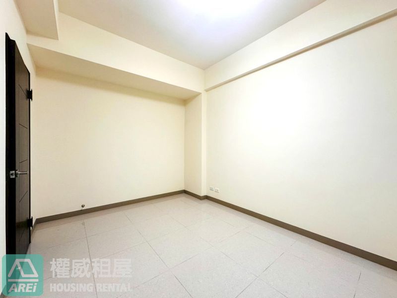 【仁武透天】台積電生活圈・全新四套房庭院透天