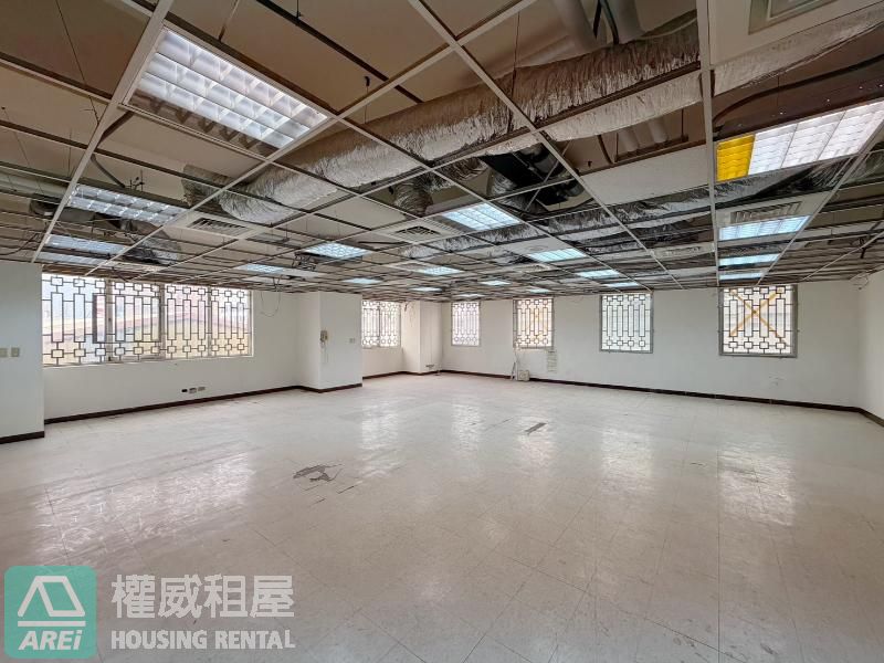🏢三塊厝車站｜艾森豪商辦｜敞亮辦公室