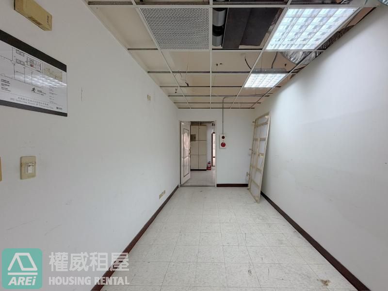 🏢三塊厝車站｜艾森豪商辦｜敞亮辦公室