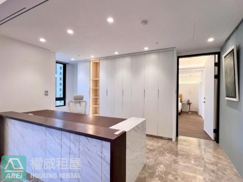 🏙 R8亞灣三多|殷雄・溫潤靜謐3房4衛・雙平車