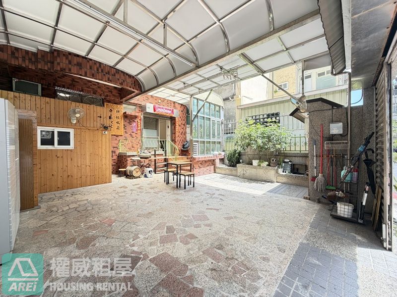 稀有｜蓮池潭哈佛大廈｜1樓3房車庫