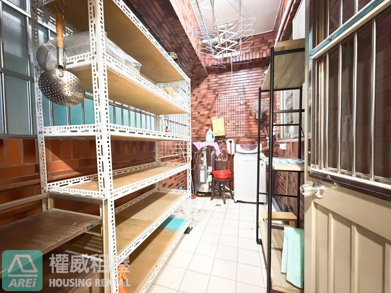稀有｜蓮池潭哈佛大廈｜1樓3房車庫
