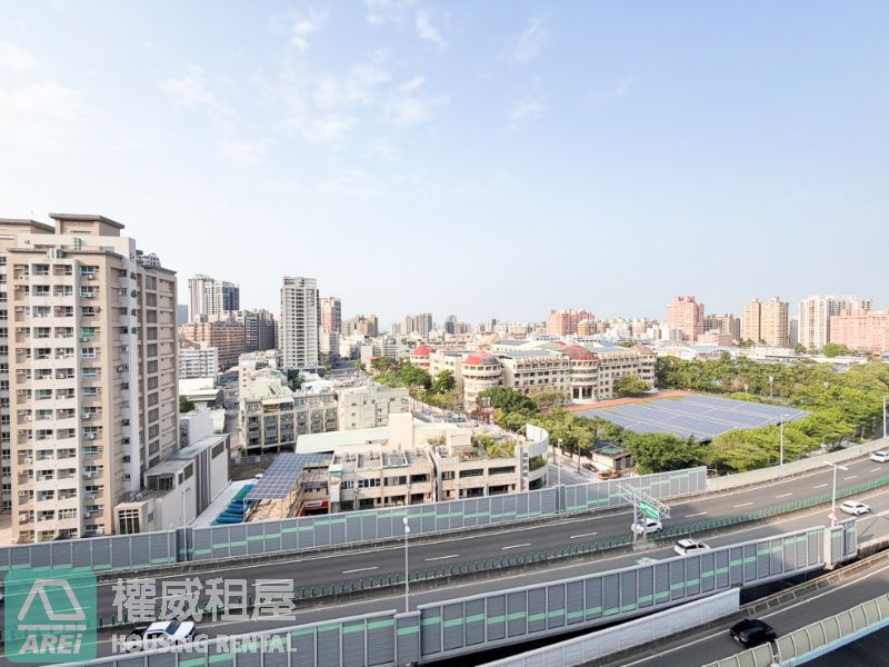 左營高鐵三鐵核心｜自由朗誦｜全新高樓景觀兩房平車