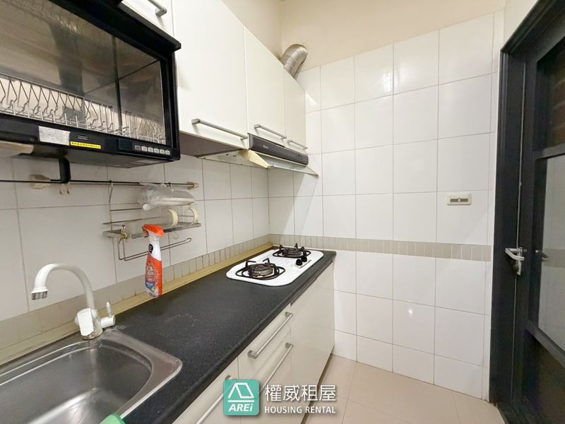 🍍🍍凹子底輕軌C23｜農16公園｜紐約三房可租補🍍🍍