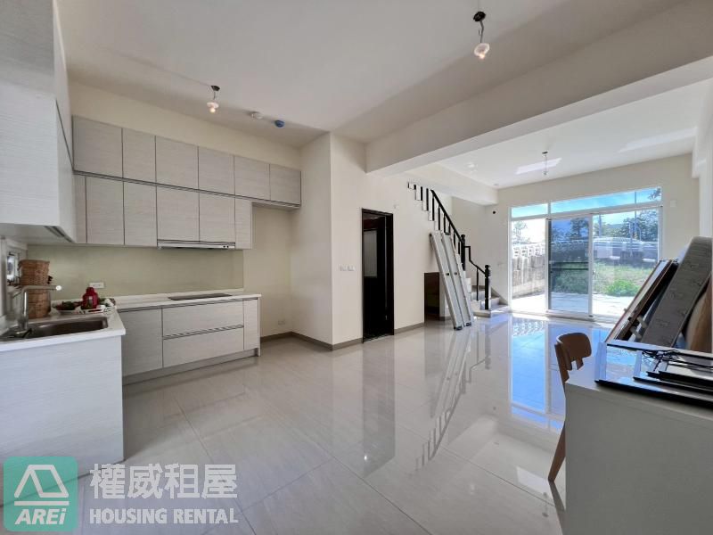 🏠仁武・透天超大後庭院｜3套房+1大空間