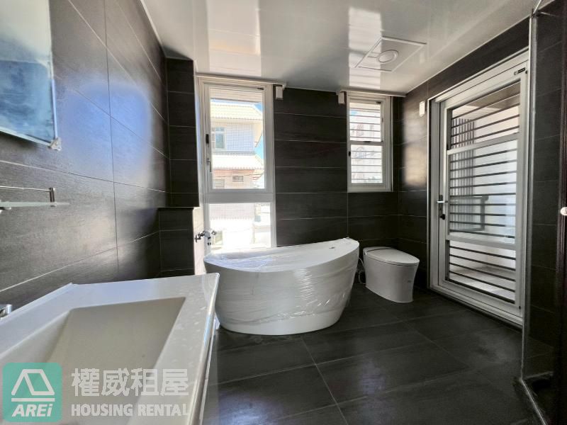 🏠仁武・透天超大後庭院｜3套房+1大空間