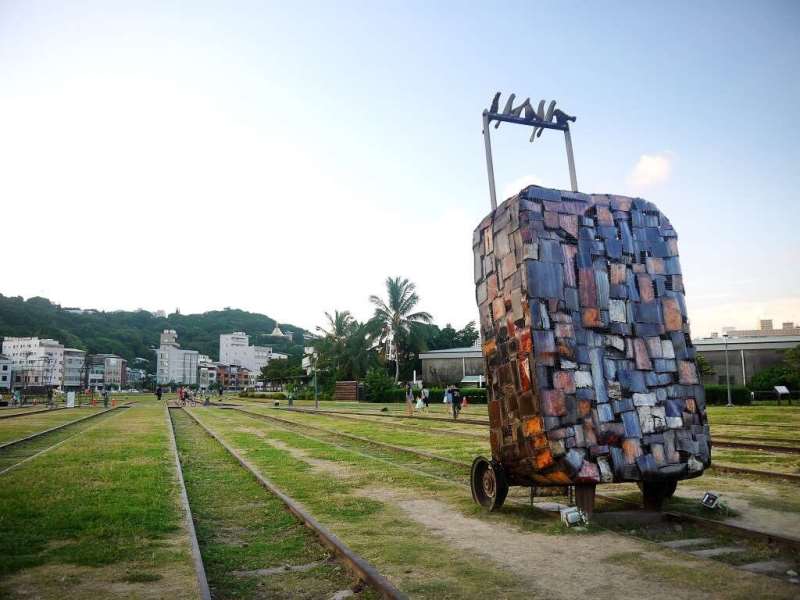 鹽埕駁二｜海揚大樓｜典雅3房平車