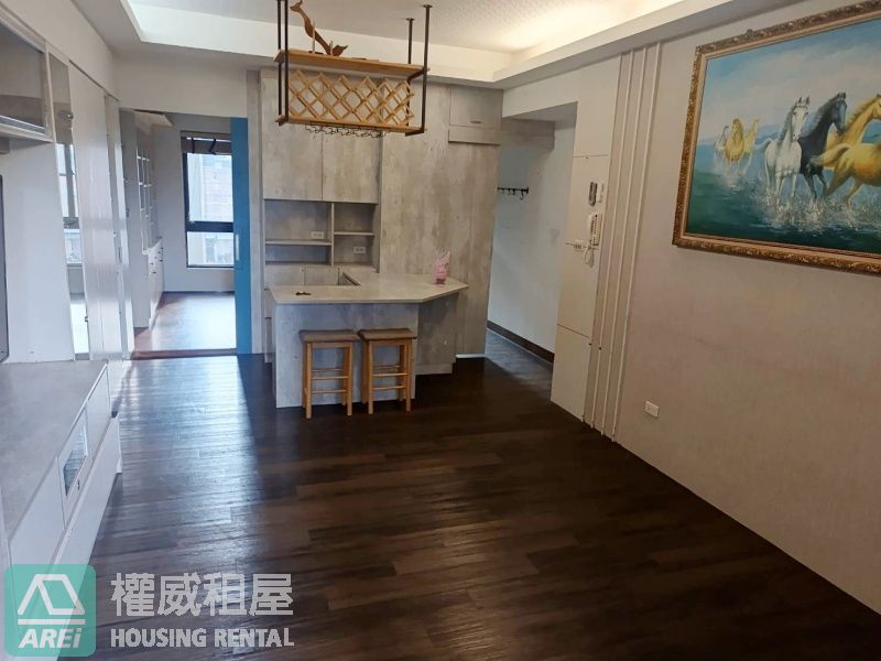 悅讀山妍|台鐵/輕軌美術館站|近柴山&美術館|附家具家電拎包入住|