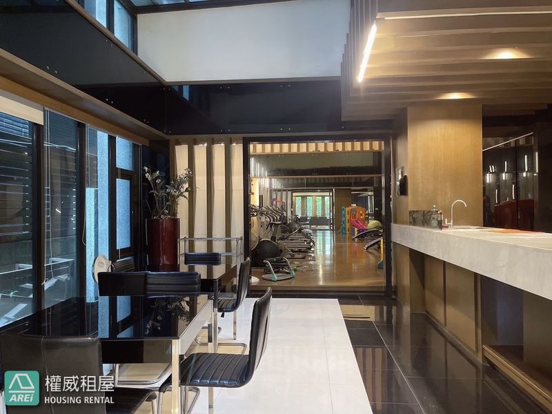 悅讀山妍|台鐵/輕軌美術館站|近柴山&美術館|附家具家電拎包入住|