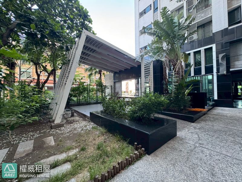 悅讀山妍|台鐵/輕軌美術館站|近柴山&美術館|附家具家電拎包入住|