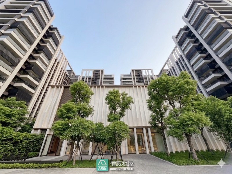 📖 青埔捷運旁．在高科實中未來裡，把生活住成喜歡的樣子｜2+1房平車