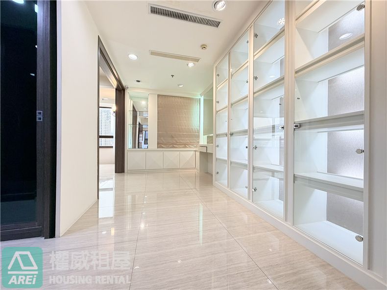 凹子底MRT堅山景觀大大空間 2+1房平車空屋