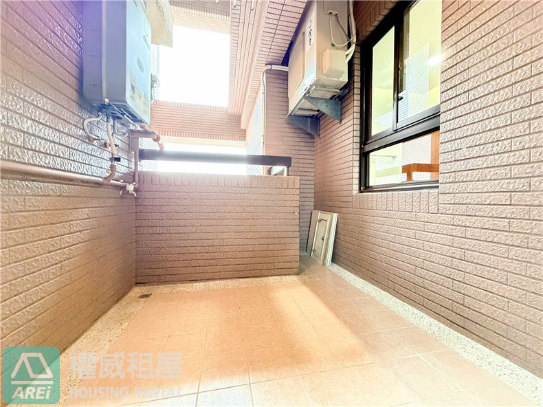 凹子底MRT堅山景觀大大空間 2+1房平車空屋