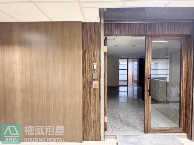 ⚜️寶成中正大樓│露臺辦公室│雙捷信義國小O6│市心商辦大樓