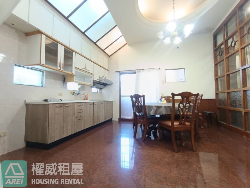 河堤社區*透天別墅|近大樂5+1房|雙車庫|室內空間超大