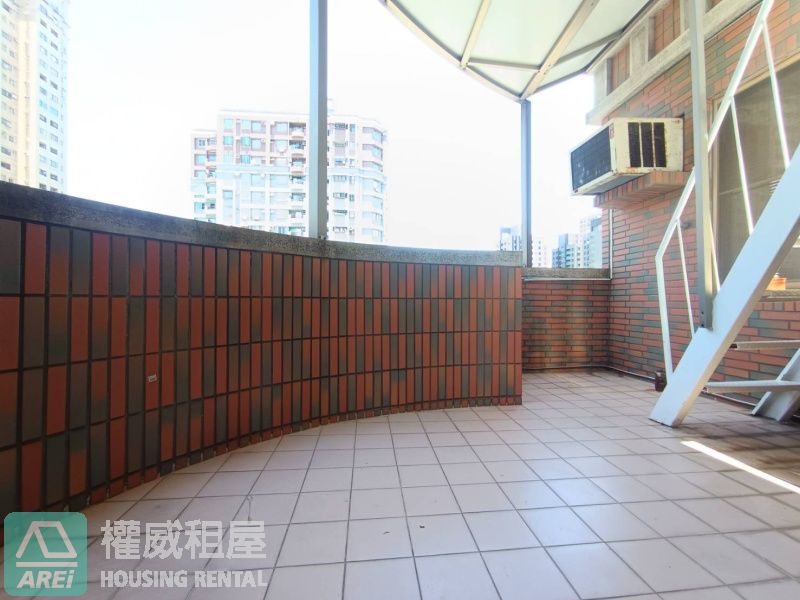 河堤社區*透天別墅|近大樂5+1房|雙車庫|室內空間超大