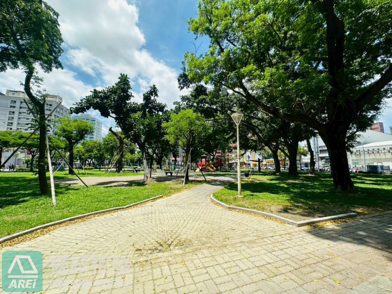 【公園小別墅】巨蛋生活圈・毛孩友善雙陽台景觀宅
