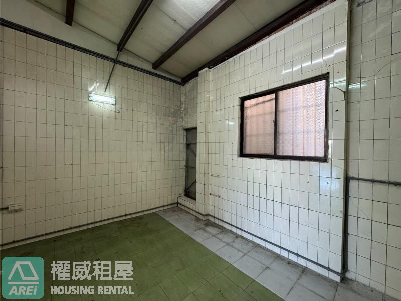 捷運獅甲站前「超大使用空間」黃金店面/純辦零售（禁餐飲油煙）