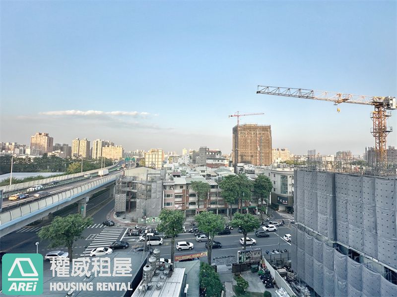 左營高鐵三鐵核心｜自由朗誦｜新優質兩房
