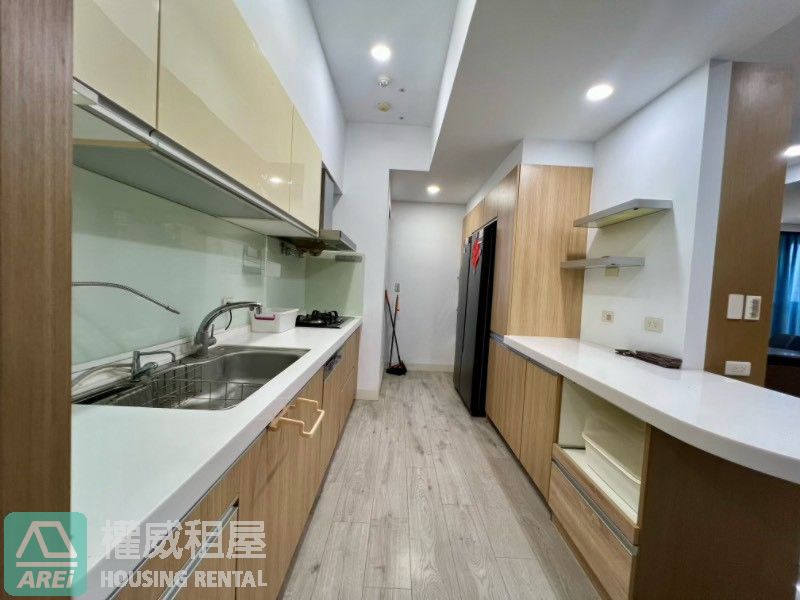 Top協勝發|高鐵特區|高樓景觀讚|大三房三陽台