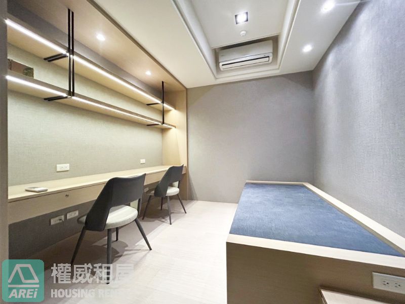 信義MRT國王一號院高級現代裝潢4房平車