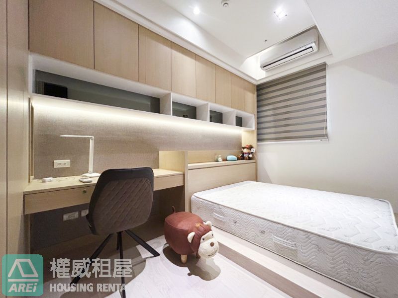 信義MRT國王一號院高級現代裝潢4房平車