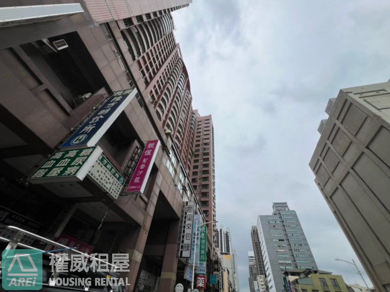 新中環大樓|亞灣特區|明亮通風三房大空間|可租補