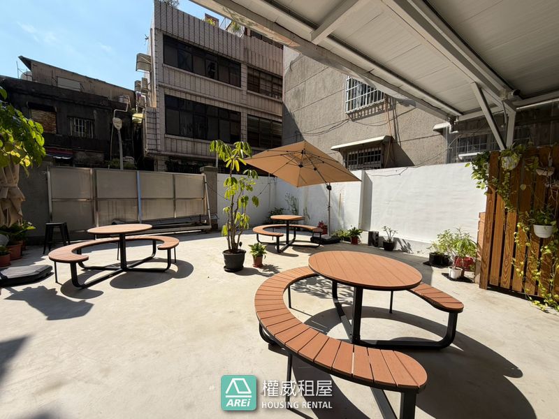 🍍建國四路鹽埕五福｜咖啡廳｜文青風1雙店面+後院🍍