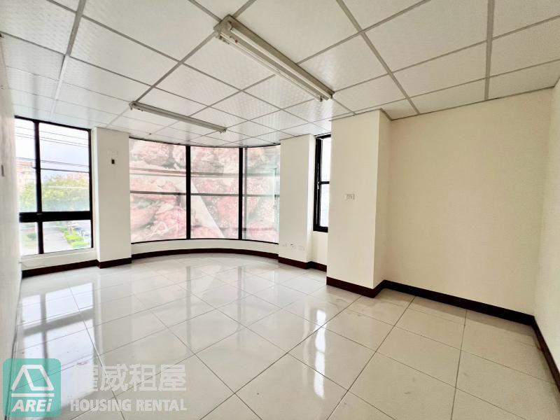 💎楠梓高雄大學|家樂福商圈｜顯目金透天三角窗