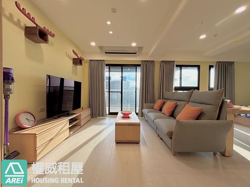 整層住家｜美術白天鵝｜精緻裝潢一大房｜開放式空間｜大平車