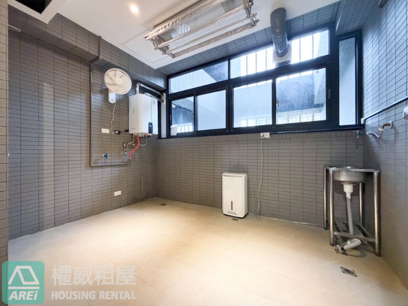 🌊 定潮｜高樓港灣無敵海景・全新3房3衛2平車